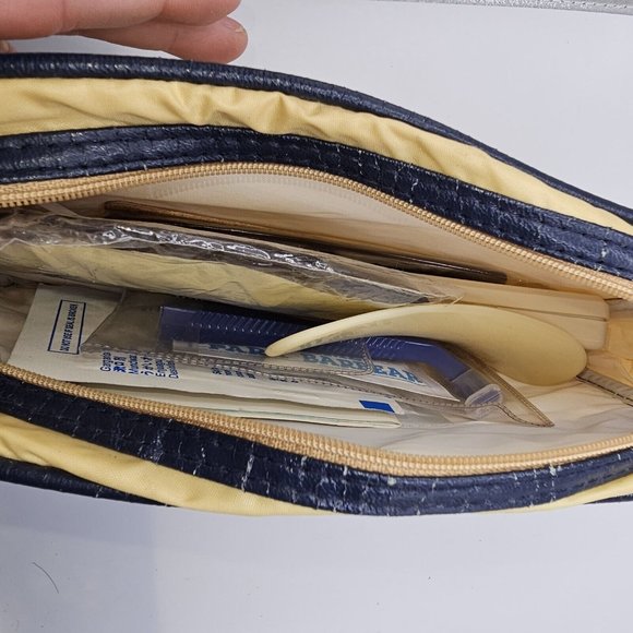 Vintage Varig Brazilian Airlines Business First Class Toiletry/Amenities Kit Bag - Picture 2 of 16